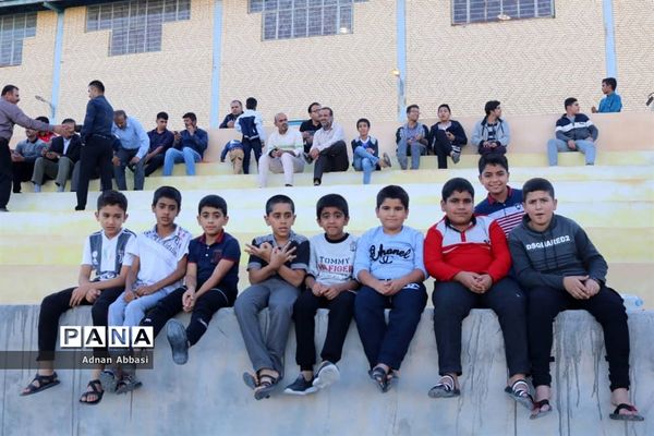 دیدار تیم های ارشاد گله‌دار و  قیر و کارزین