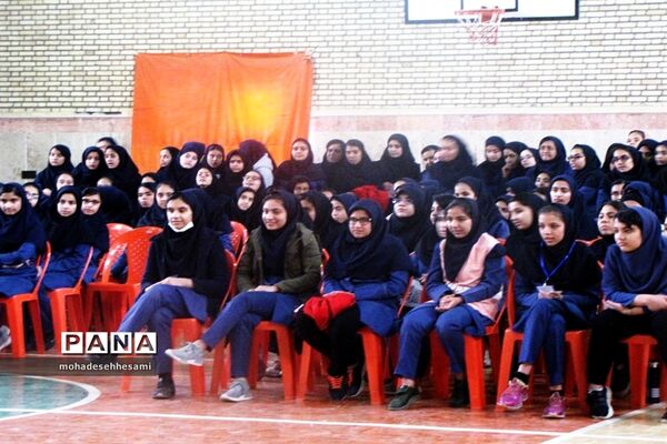 المپیاد درون مدرسه‌ای دبیرستان نمونه کاشی نیلوفر