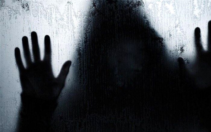 تعرض به زنان در اماکن عمومی حبس و شلاق دارد