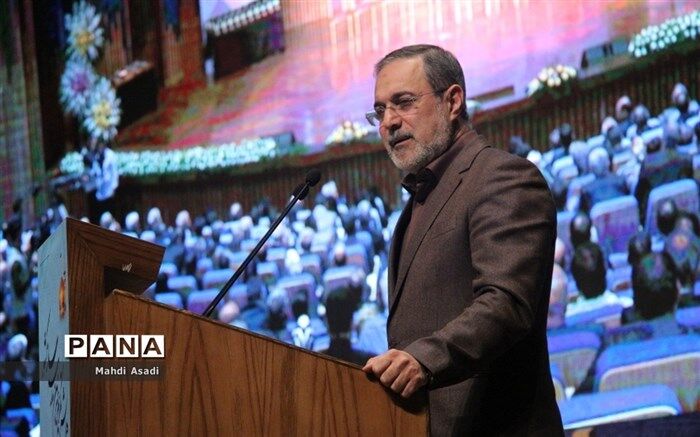 وزیر آموزش و پرورش: امروزه فضای آموزشی خودش یک معلم است