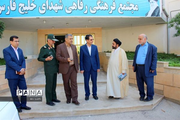 همایش وحدت  اهل سنت و شیعه به میزبانی منطقه دوم نیروی دریایی سپاه بوشهر