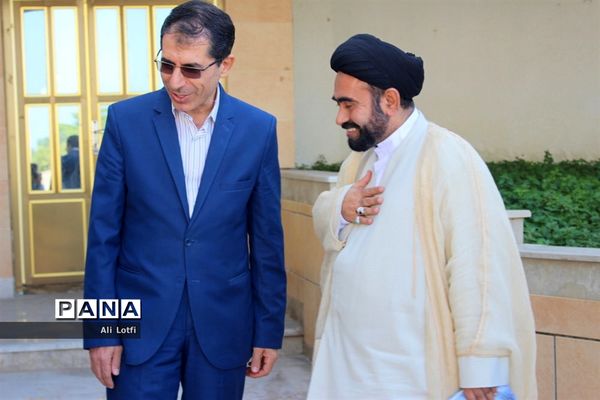 همایش وحدت  اهل سنت و شیعه به میزبانی منطقه دوم نیروی دریایی سپاه بوشهر