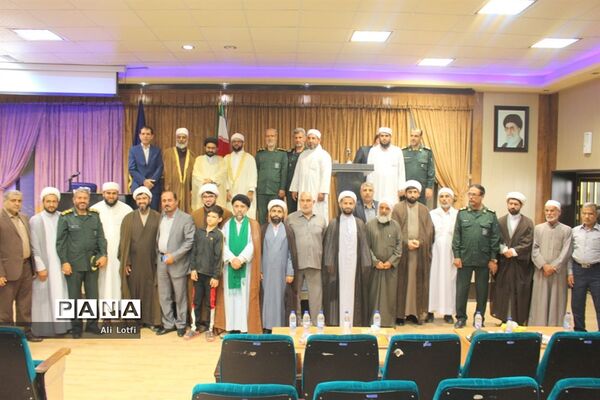 همایش وحدت  اهل سنت و شیعه به میزبانی منطقه دوم نیروی دریایی سپاه بوشهر