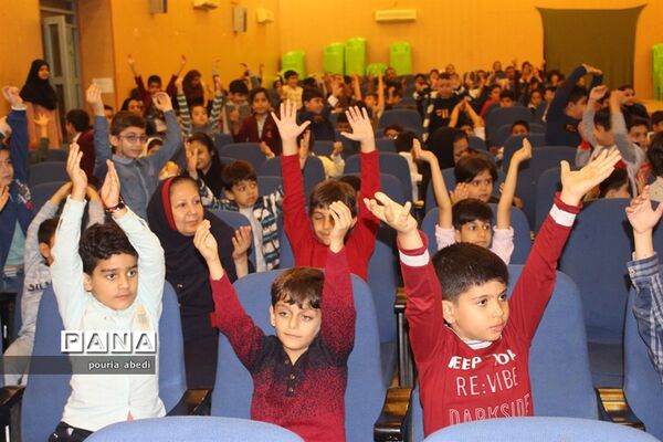 جشن میلاد دو نور مدرسه شهید کاوه بوشهر