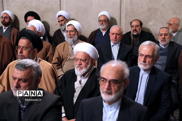 دیدار مسئولان نظام و میهمانان کنفرانس وحدت اسلامى‌ با مقام معظم رهبری