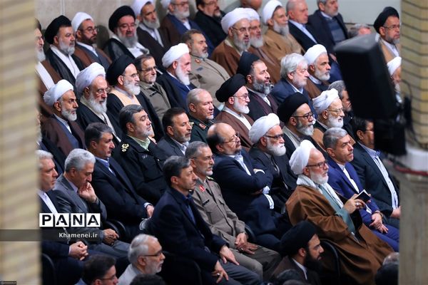 دیدار مسئولان نظام و میهمانان کنفرانس وحدت اسلامى‌ با مقام معظم رهبری