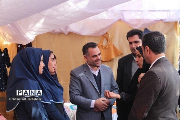 برگزاری جشنواره فرهنگی اجتماعی روستایی و عشایری شهرستان بهارستان