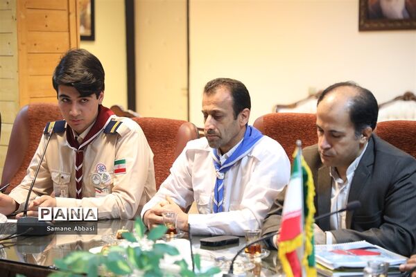 دیدار اعضای سازمان دانش‌آموزی مازندران با استاندار