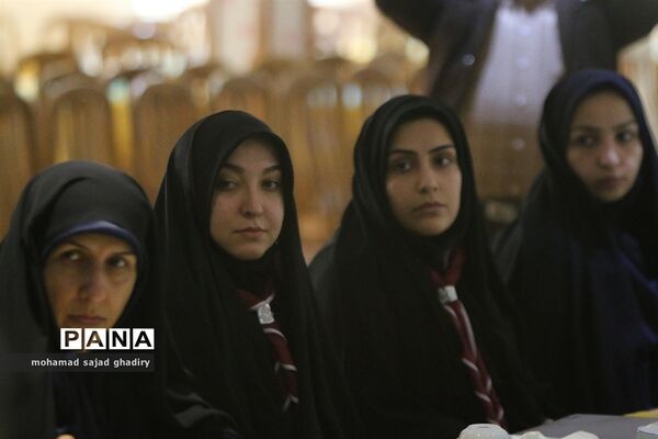 جلسه مدیران سازمان دانش آموزی مناطق 19گانه آموزش و پرورش شهر تهران در استان سمنان