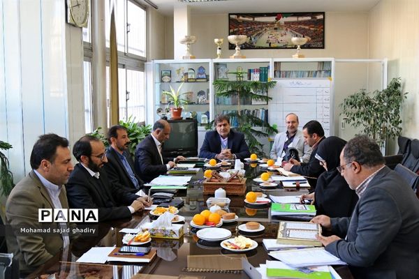 نشست صمیمی مدیرکل آموزش و پرورش شهرتهران با حوزه معاونت پرورشی و فرهنگی