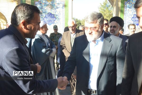 ادای احترام استاندار جدید خراسان جنوبی  به مقام شامخ شهدا