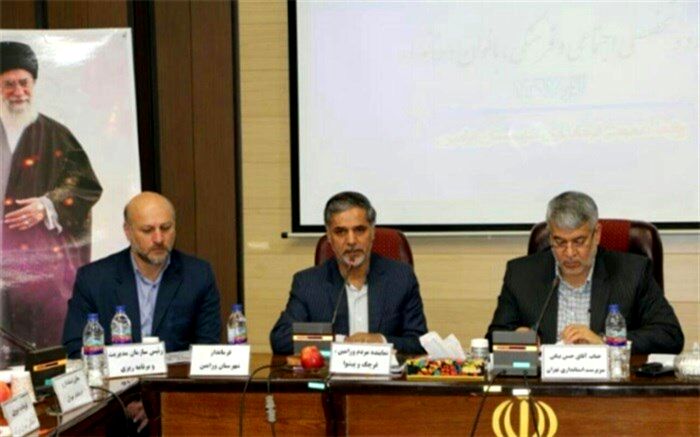 نقوی حسینی: قدرت آمریکا رو به افول است