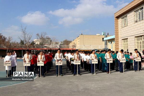 برگزاری افتتاحیه المپیاد ورزشی درون مدرسه‌ای در دبیرستان شهید هاشمی نژاد3 ناحیه 6 مشهد