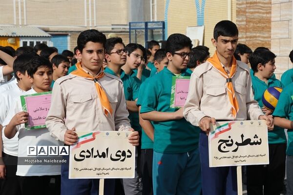 برگزاری افتتاحیه المپیاد ورزشی درون مدرسه‌ای در دبیرستان شهید هاشمی نژاد3 ناحیه 6 مشهد