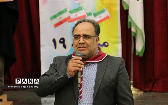 تشکل های دانش آموزی در تربیت اجتماعی دانش آموزان، نقش اساسی دارند