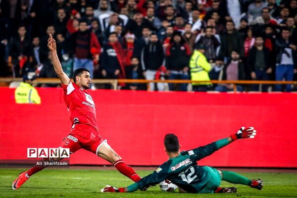 دیدار تیم های پرسپولیس و ذوب آهن