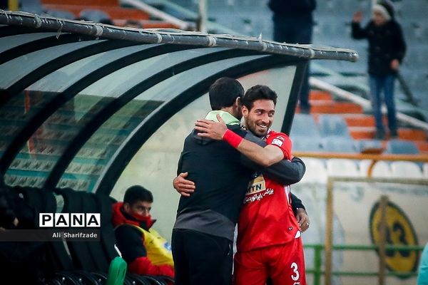 دیدار تیم های پرسپولیس و ذوب آهن