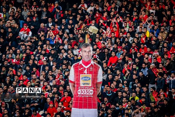 دیدار تیم های پرسپولیس و ذوب آهن