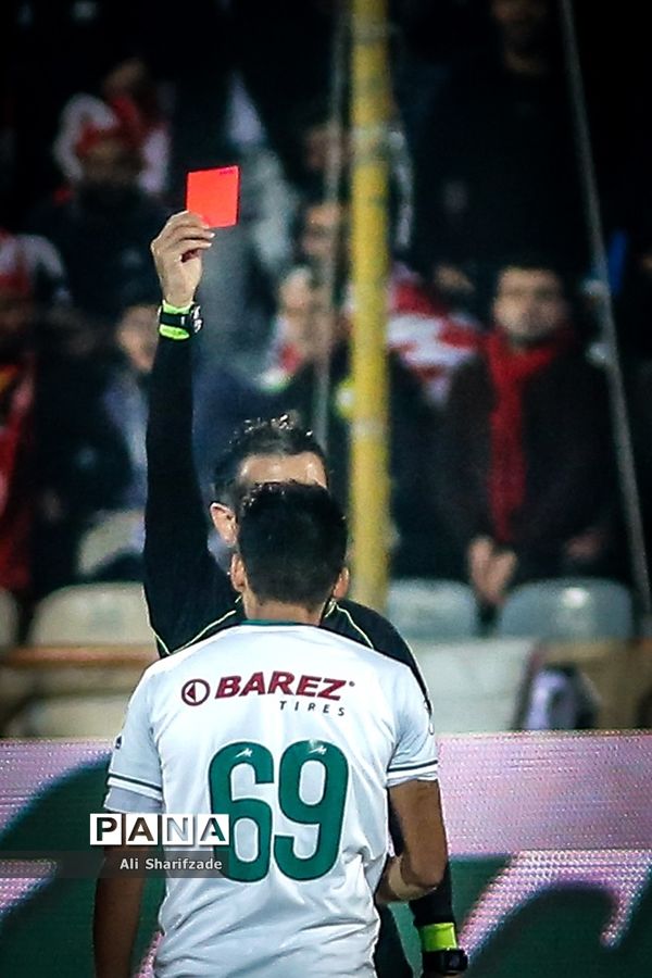 دیدار تیم های پرسپولیس و ذوب آهن