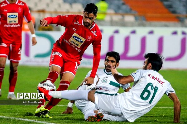 دیدار تیم های پرسپولیس و ذوب آهن