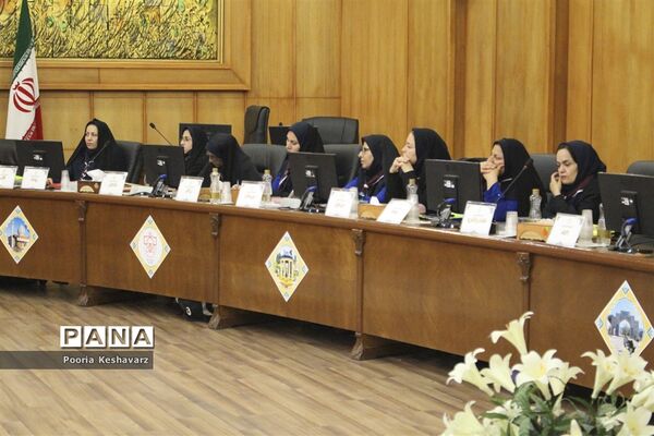 نخستین گردهمایی مسئولان سازمان دانش آموزی استان فارس در سال تحصیلی 97-98