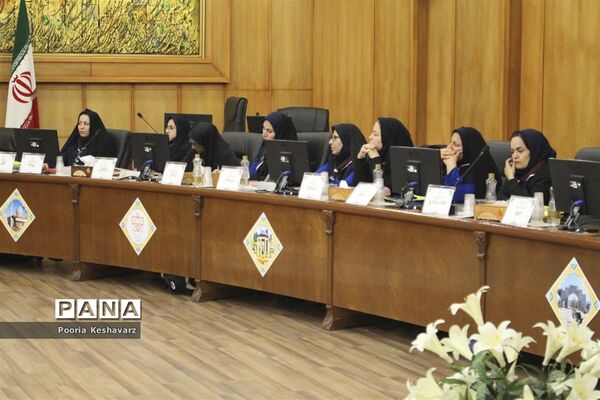 نخستین گردهمایی مسئولان سازمان دانش آموزی استان فارس در سال تحصیلی 97-98