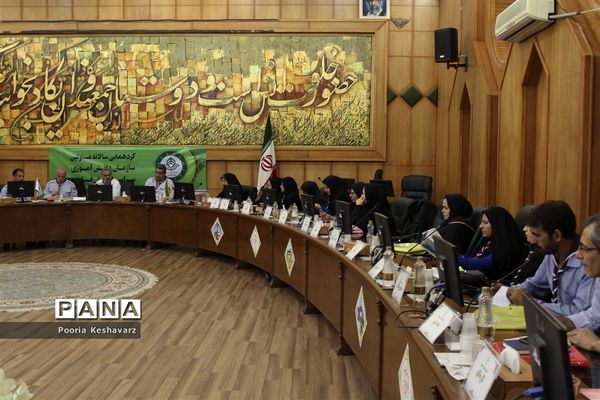 نخستین گردهمایی مسئولان سازمان دانش آموزی استان فارس در سال تحصیلی 97-98