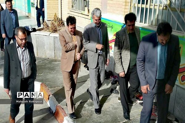 برگزاری جشن روزجهانی خاک در دبیرستان دخترانه فخرالزمان قریب