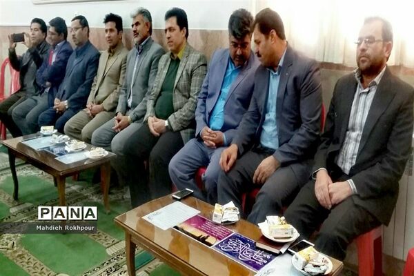 برگزاری جشن روزجهانی خاک در دبیرستان دخترانه فخرالزمان قریب