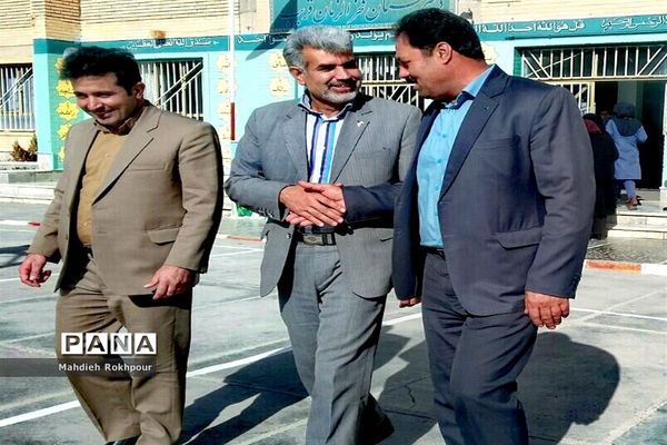 برگزاری جشن روزجهانی خاک در دبیرستان دخترانه فخرالزمان قریب