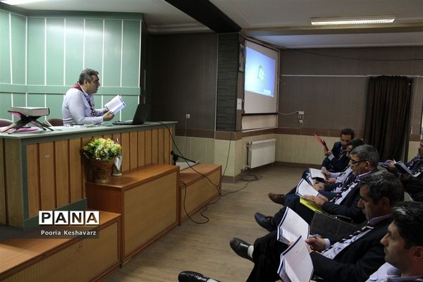 کارگاه‌های آموزشی برای مسئولان سازمان دانش آموزی استان فارس