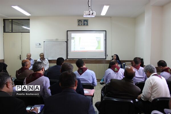 کارگاه‌های آموزشی برای مسئولان سازمان دانش آموزی استان فارس