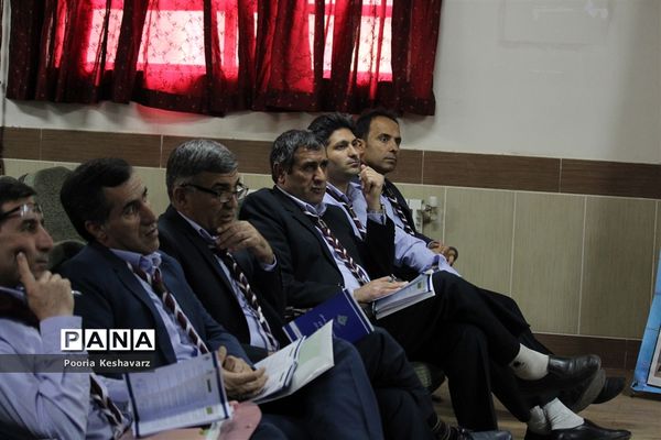 کارگاه‌های آموزشی برای مسئولان سازمان دانش آموزی استان فارس