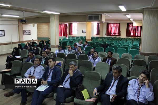 کارگاه‌های آموزشی برای مسئولان سازمان دانش آموزی استان فارس