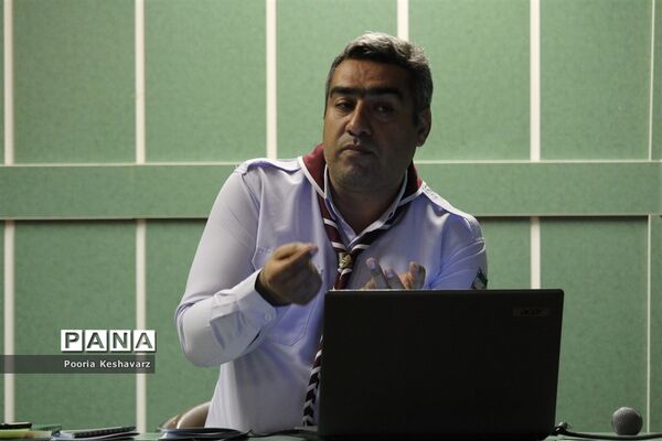 کارگاه‌های آموزشی برای مسئولان سازمان دانش آموزی استان فارس