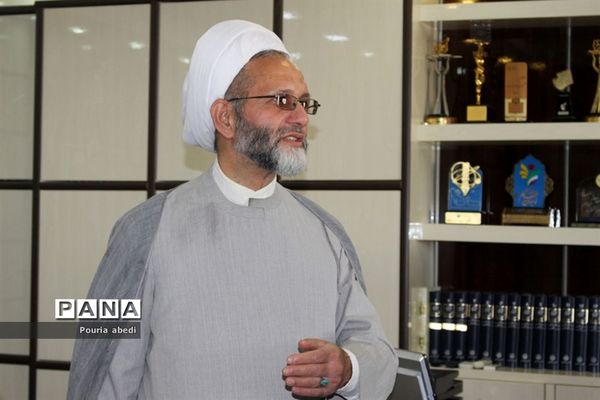 نشست مسئولان موسسه ترویج قرآن با مدیرکل  آموزش و پرورش استان بوشهر