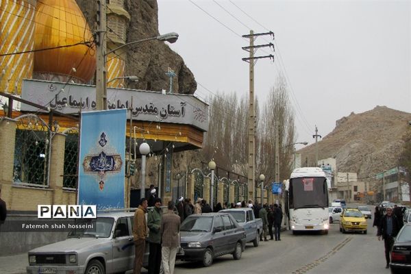 اعزام دانش آموزان دختر شهرستان فیروزکوه به مناطق عملیاتی جنوب کشور