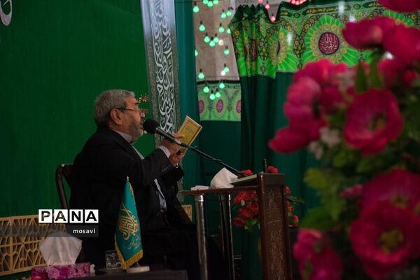 دعای ندبه در مسجد مقدس جمکران