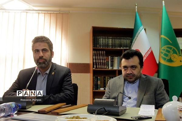 دیدار معاون حقوقی و امور مجلس آموزش و پرورش با اعضای اتحادیه انجمن‌های اسلامی