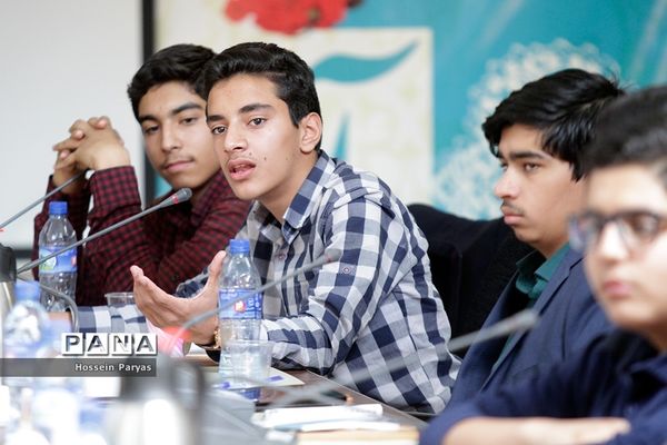 دیدار معاون حقوقی و امور مجلس آموزش و پرورش با اعضای اتحادیه انجمن‌های اسلامی