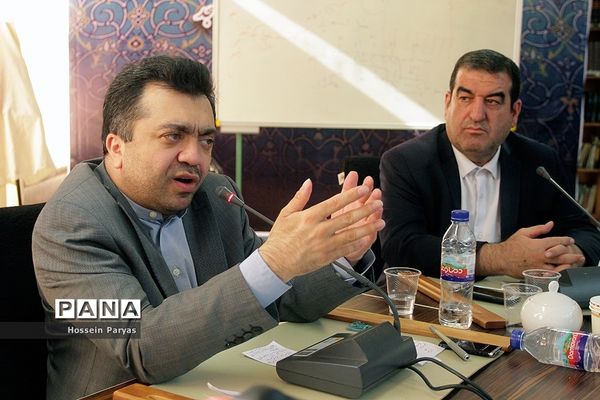 دیدار معاون حقوقی و امور مجلس آموزش و پرورش با اعضای اتحادیه انجمن‌های اسلامی