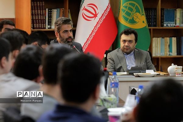 دیدار معاون حقوقی و امور مجلس آموزش و پرورش با اعضای اتحادیه انجمن‌های اسلامی