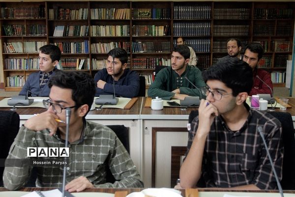 دیدار معاون حقوقی و امور مجلس آموزش و پرورش با اعضای اتحادیه انجمن‌های اسلامی