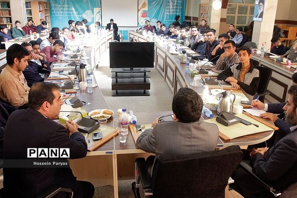 دیدار معاون حقوقی و امور مجلس آموزش و پرورش با اعضای اتحادیه انجمن‌های اسلامی