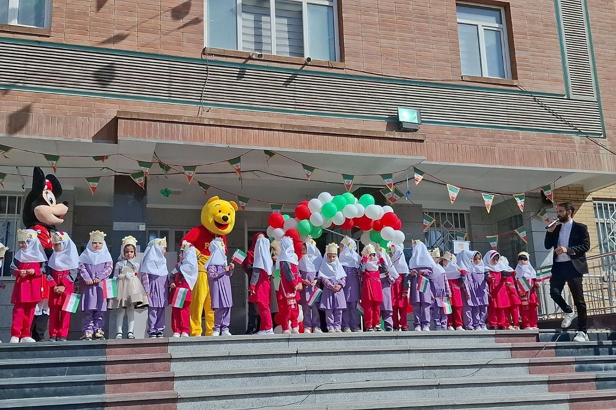 برگزاری جشن غنچه ها در آموزشگاه حضرت زینب(س)