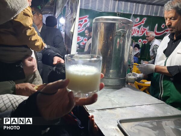  خدمات رسانی موکب ها در بلوار فضل نیشابور