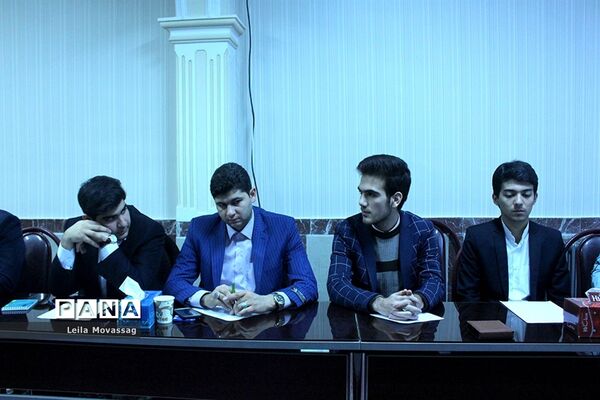 جلسه هیات رئیسه شوراهای دانش‌آموزی  و نمایندگان نهمین دوره مجلس شورای دانش‌آموزی درآذربایجان شرقی
