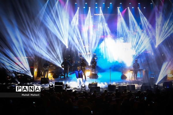 کنسرت بابک جهانبخش