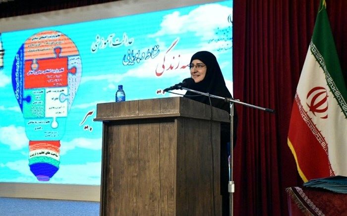 توجه ویژه به اقتضائات دوران کودکی و جایگزین کردن تکالیف مهارتی با تکالیف سنتی