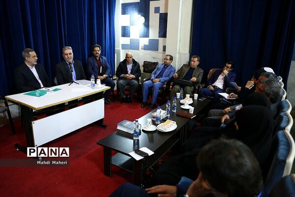 نشست وزیر آموزش و پرورش با نمایندگان انجمن اسلامی معلمان وکانون مدرسان دانشگاه فرهنگیان